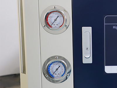 50L Warmwasserbereiter für Labor detail - Hochdruck- und Niederdruckmesser, kann den Kompressorzustand jederzeit beobachten.