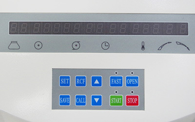 HR-20 Hochgeschwindigkeits-Kühlzentrifuge für den Tisch detail - LCD-Display, zeigt alle Parameter des Instruments in Echtzeit an.
