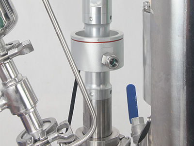Doppelschichtiger Edelstahlreaktor mit elektrischer Heizung detail - Ultraschallvibratoren können individuell angepasst werden, um die Reaktionsgeschwindigkeit von Flüssigkeiten zu erhöhen.