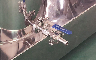 Ethanol-Zentrifugenextraktor für Hanf-CBD-Öl detail - Ummantelter Typ mit Zufuhranschluss, kann zum Kühlen an einen Umlaufkühler angeschlossen werden.