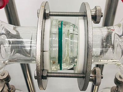 B-Serie Kurzweg-Wiped-Film-Verdampfer Molekulare Destillation detail - Der kugelförmige Masseanschluss kann den Vakuumgrad besser verbessern.