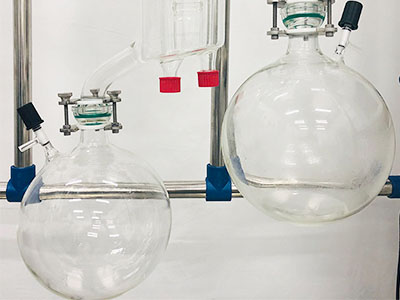 B-Serie Kurzweg-Wiped-Film-Verdampfer Molekulare Destillation detail - Auffangflasche aus Borosilikatglas, korrosionsbeständig.